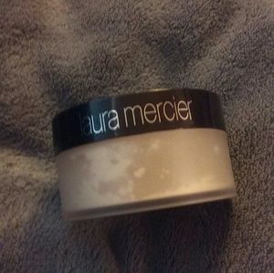 Laura mercier loose setting powder